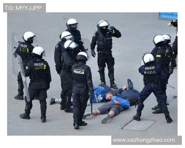 足球流氓与警察激烈对抗现场视频引发热议与讨论