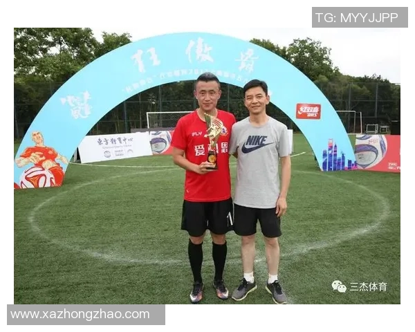 与杨伟畅谈足球生涯的起伏与梦想追逐之路 与杨伟畅谈足球生涯的起伏与梦想追逐之路